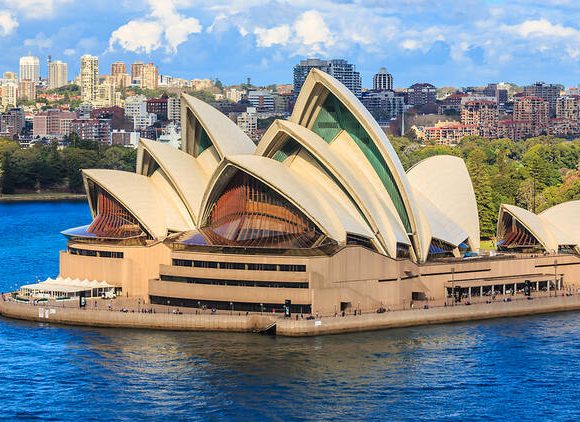 Top 10 Must-Visit Destinations for Your Australia Holiday